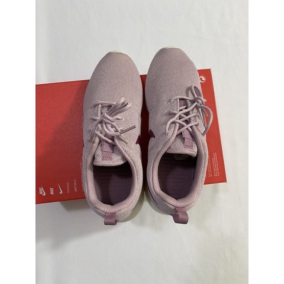 New Women’s Size 8.5 Plum Nike Roshe One Running Shoes 844994 501 - Picture 9 of 10